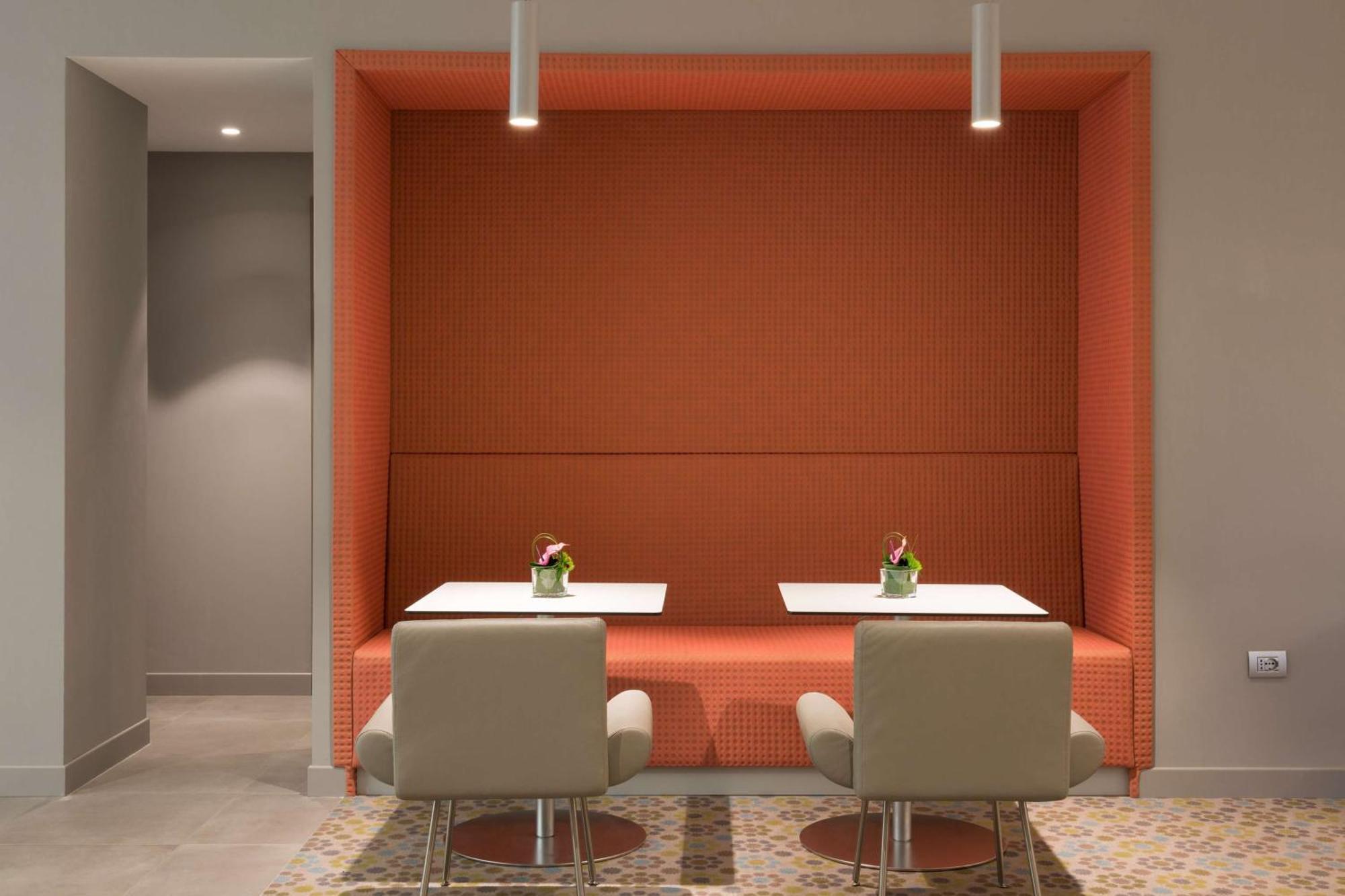 Hotel Hampton By Hilton East Roma